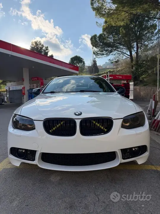 BMW 320D 2010 photo 2