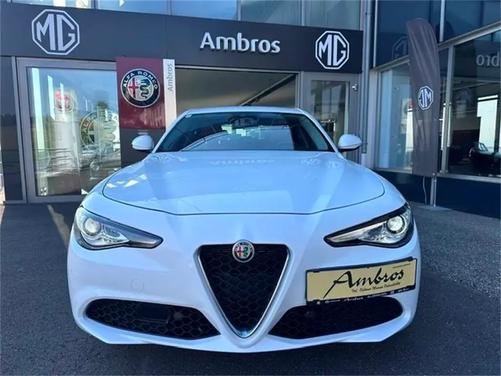 Alfa Romeo Giulia 2020 photo 2