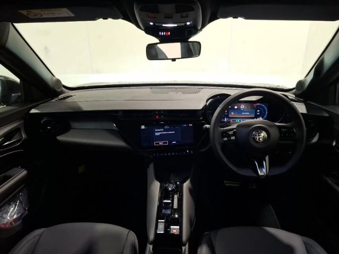 Alfa Romeo Junior 2026 photo 3
