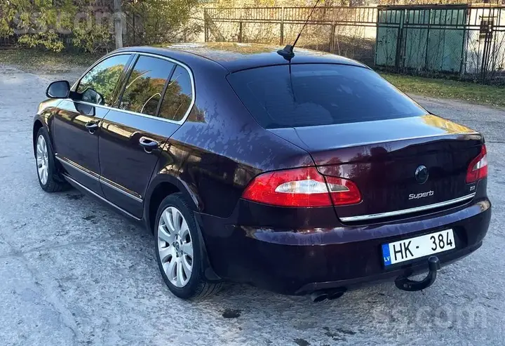 Skoda Superb 2009 photo 4