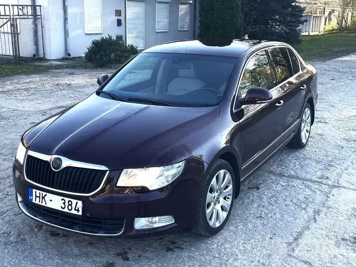 Skoda Superb 2009 photo 3
