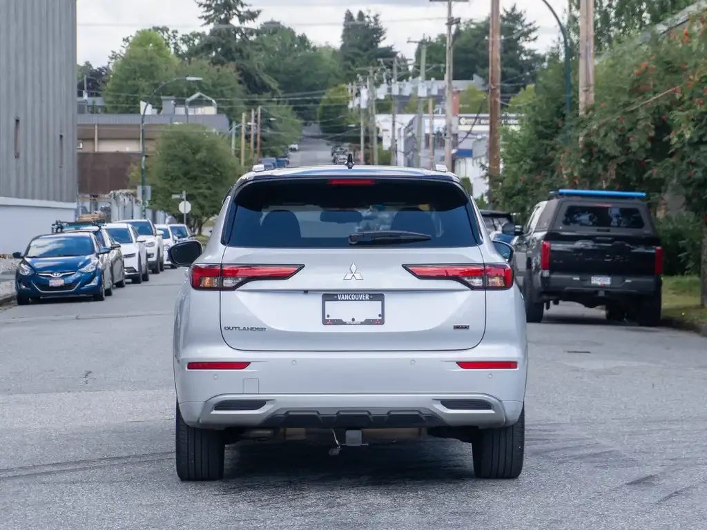 Mitsubishi Outlander 2024 photo 4