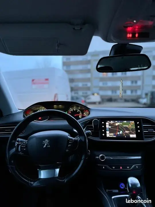 Peugeot 308 2015 photo 3