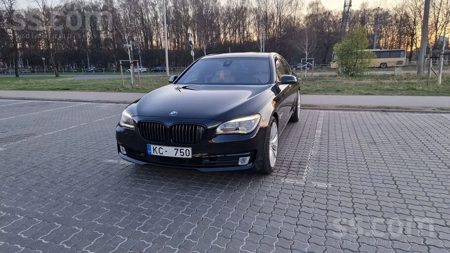 BMW 750