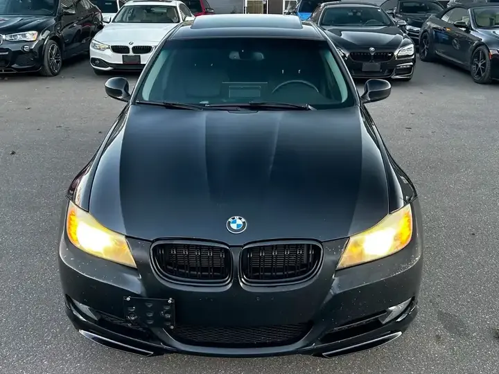 BMW 3 Series 2011 photo 3