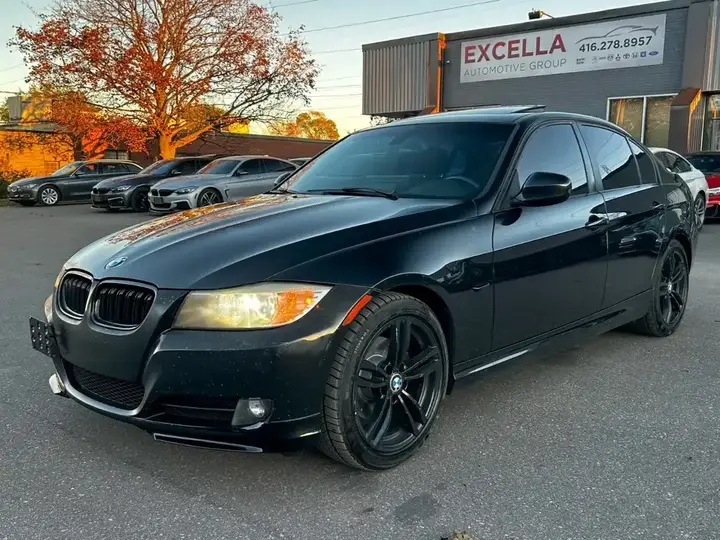 BMW 3 Series 2011 photo 4