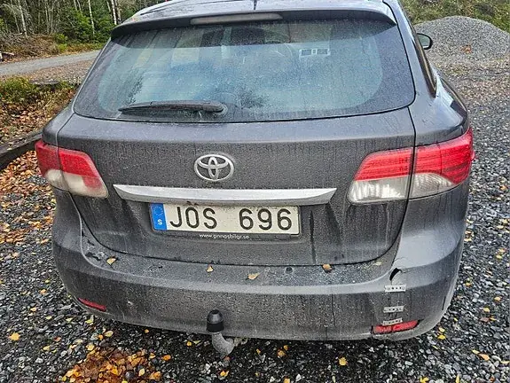 Toyota Avensis 2013 photo 3