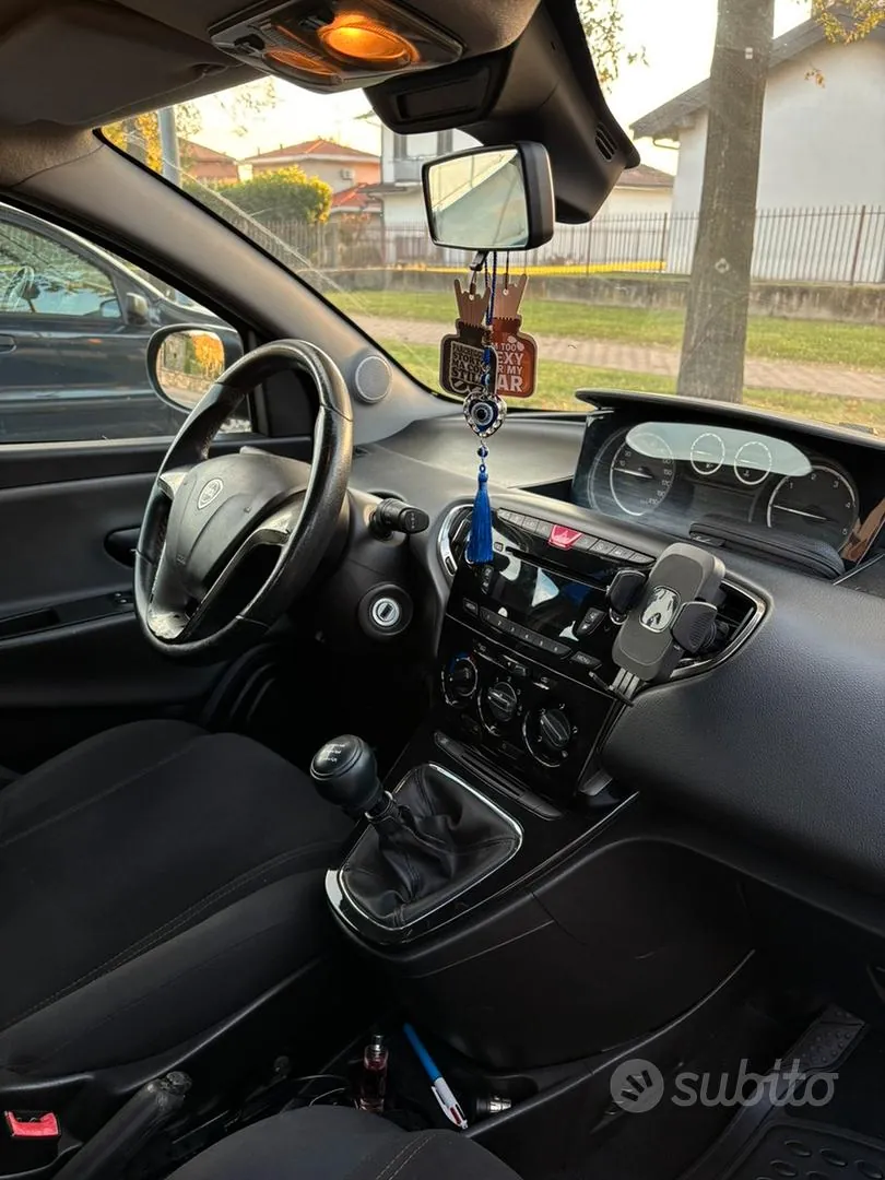 Lancia Ypsilon 2012 photo 5