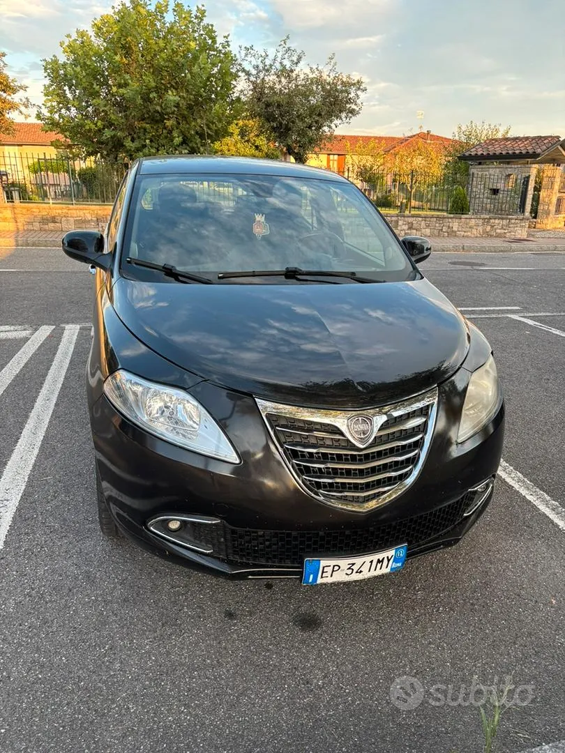 Lancia Ypsilon