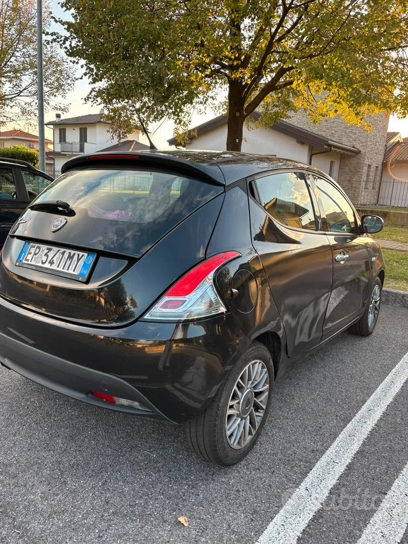 Lancia Ypsilon 2012 photo 3