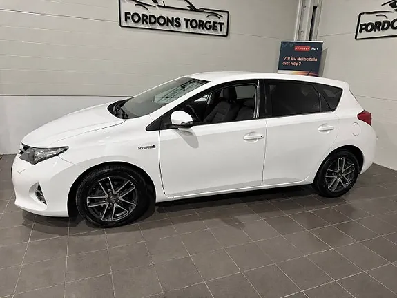 Toyota Auris 2015 photo 3