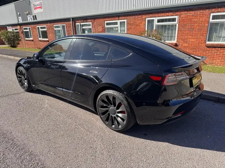 Tesla Model 3 2021 photo 3