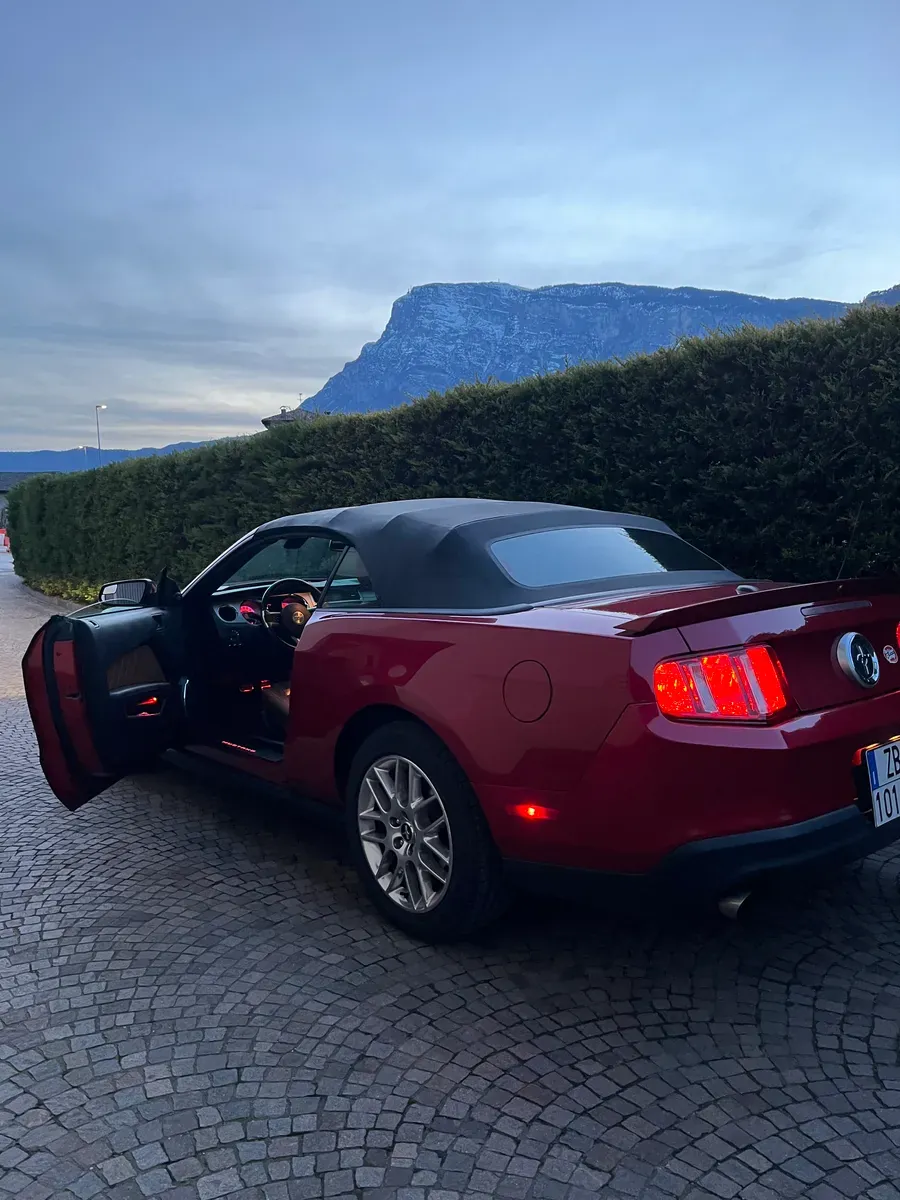 Ford Mustang 2012 photo 3