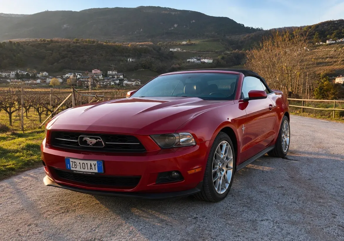 Ford Mustang 2012 photo 2