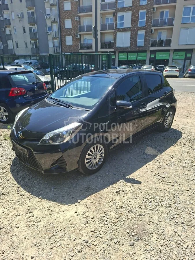 Toyota Yaris 2013 photo 2