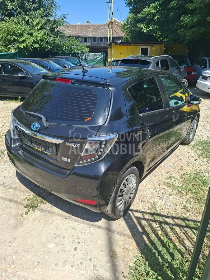 Toyota Yaris 2013 photo 3