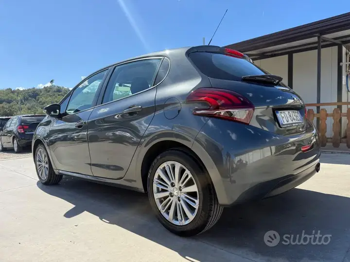 Peugeot 208 2016 photo 4