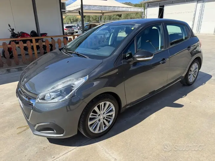 Peugeot 208 2016 photo 2