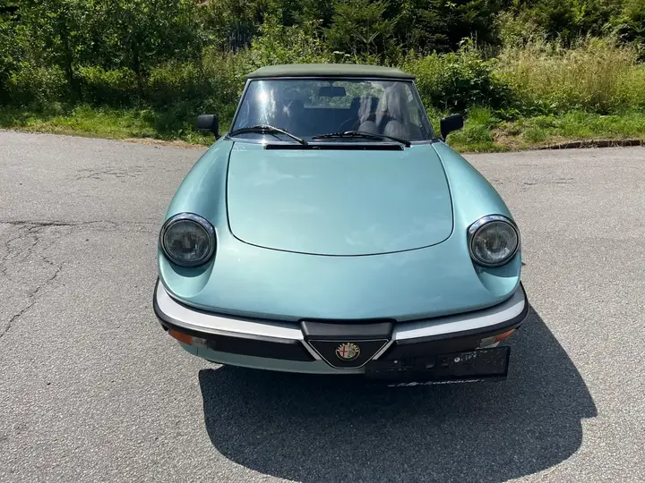Alfa Romeo Spider 1983 photo 2