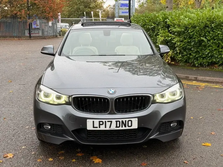 BMW 3 Series 2017 photo 2