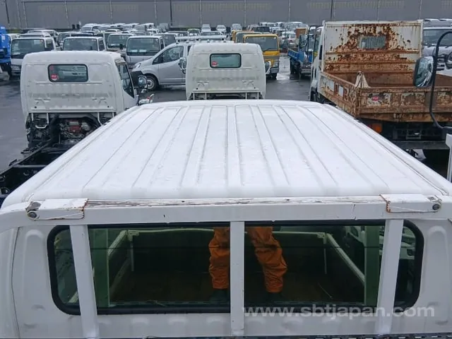 Toyota Dyna 2016 photo 5