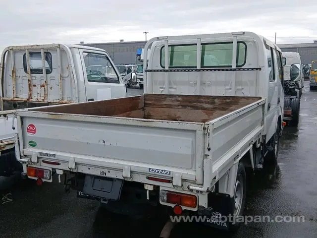 Toyota Dyna 2016 photo 4
