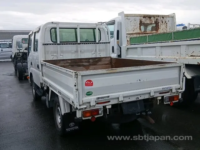 Toyota Dyna 2016 photo 3