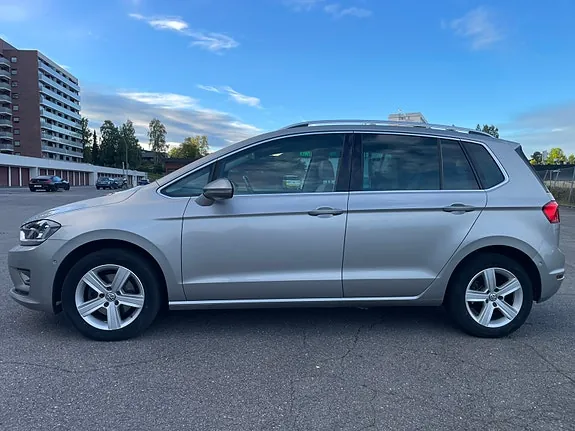 Volkswagen Golf Sportsvan 2015 photo 2