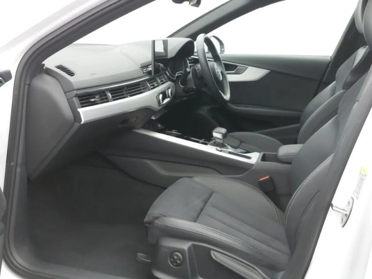 Audi A4 2022 photo 5