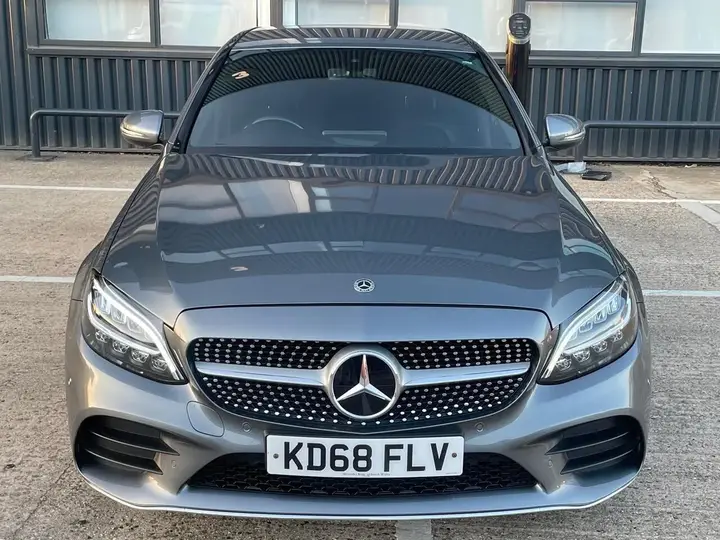 Mercedes-Benz C200 2019 photo 2