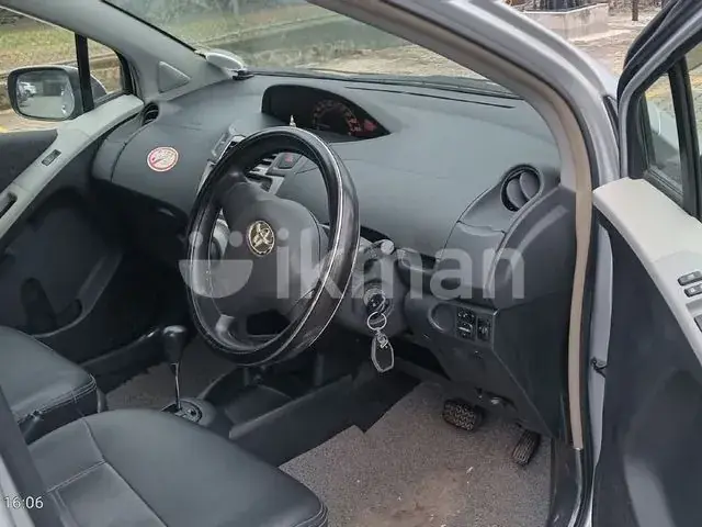 Toyota Vitz 2007 photo 5