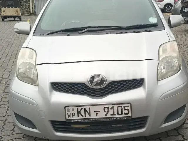 Toyota Vitz 2007 photo 2