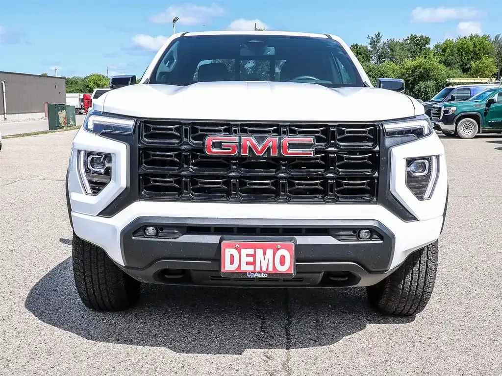 GMC Canyon 2025 photo 2
