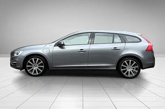 Volvo V60 2018 photo 2