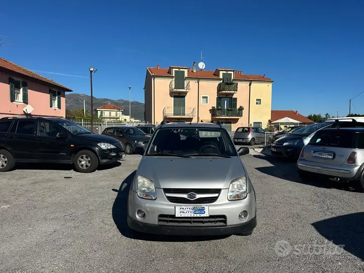 Suzuki Ignis 2005 photo 2