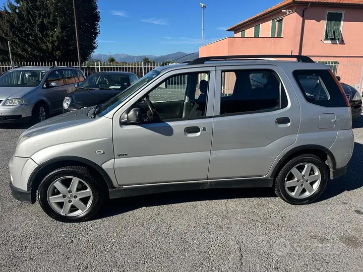 Suzuki Ignis 2005 photo 4