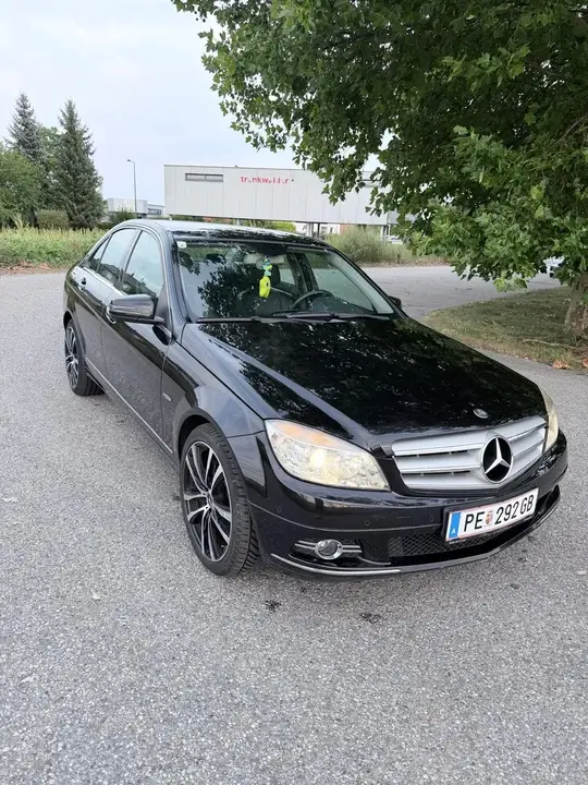 Mercedes-Benz C-Class 2009 photo 2