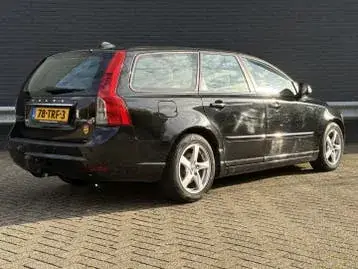 Volvo V50 2012 photo 2