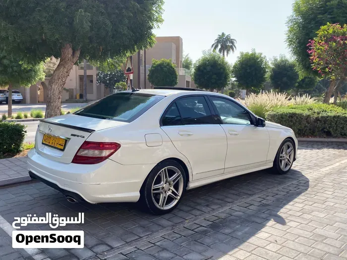 Mercedes-Benz C-Class 2011 photo 2