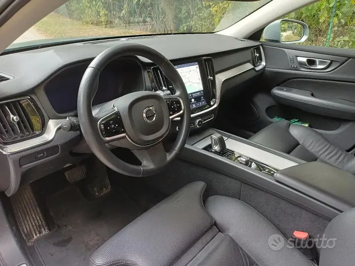 Volvo V60 2024 photo 2