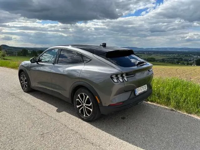 Ford Mustang Mach-E 2023 photo 3