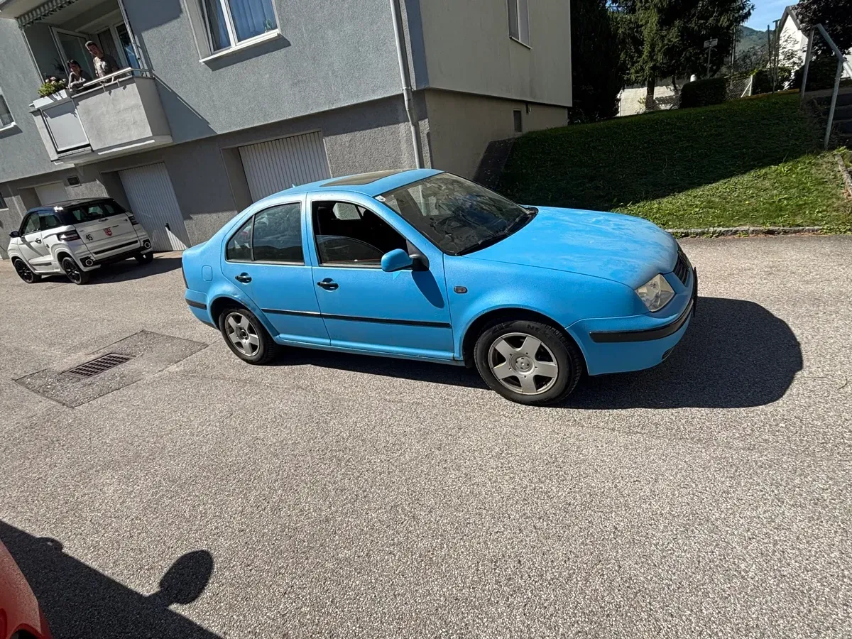 Volkswagen Bora 1999 photo 2