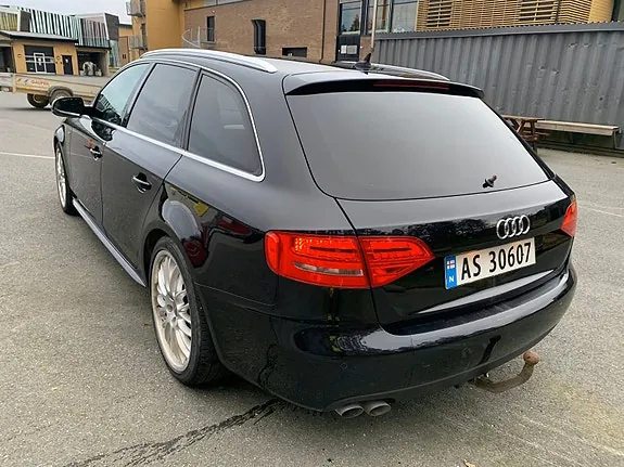 Audi A4 2012 photo 2