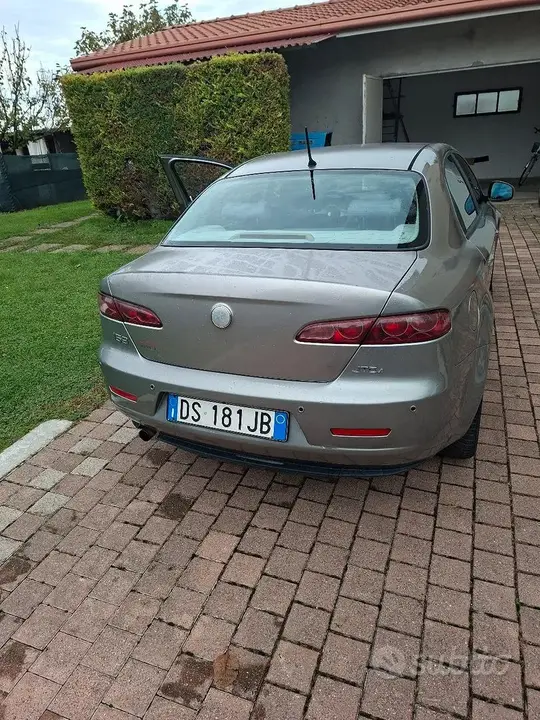 Alfa Romeo 159 2008 photo 2