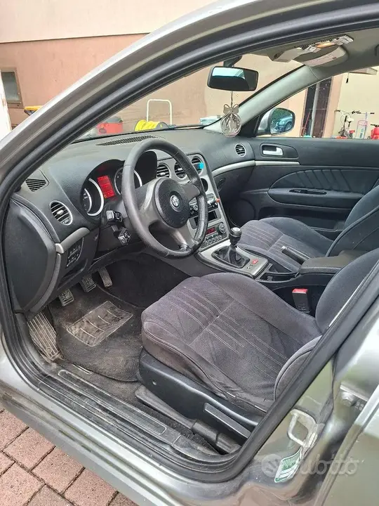 Alfa Romeo 159 2008 photo 3