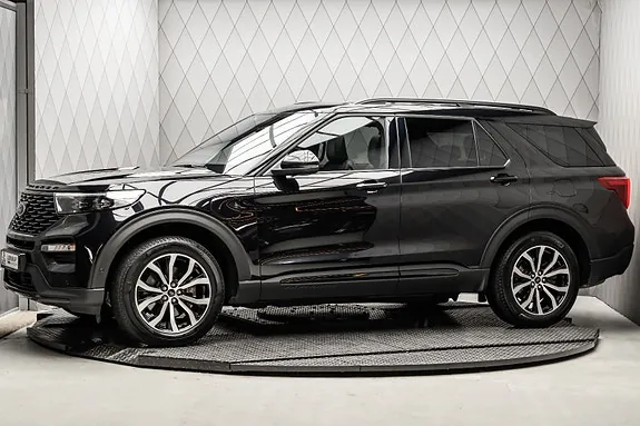 Ford Explorer 2023 photo 3