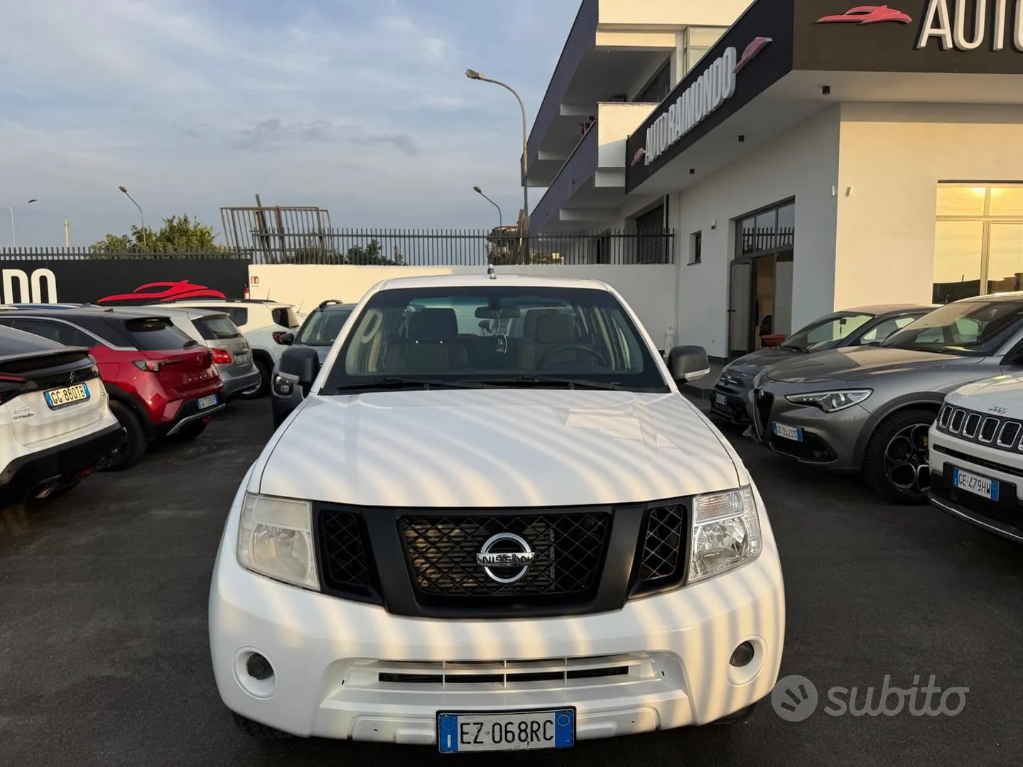 Nissan Navara 2015 photo 2