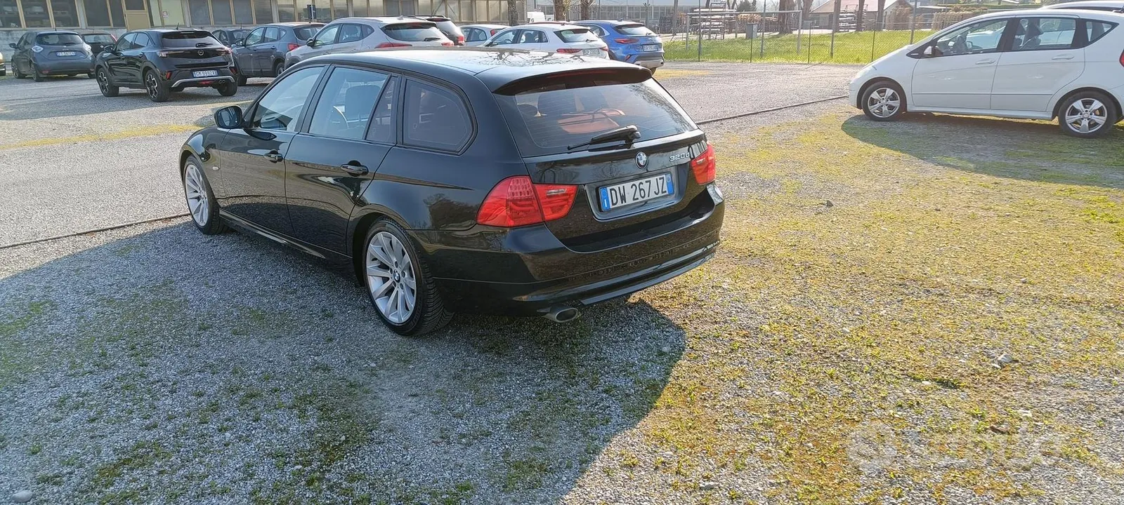 BMW 320D 2009 photo 2