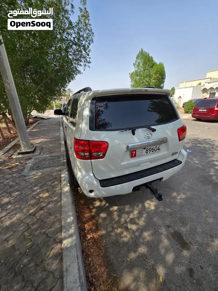 Toyota Sequoia 2013 photo 3