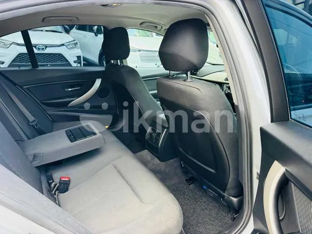 BMW 318I 2016 photo 4